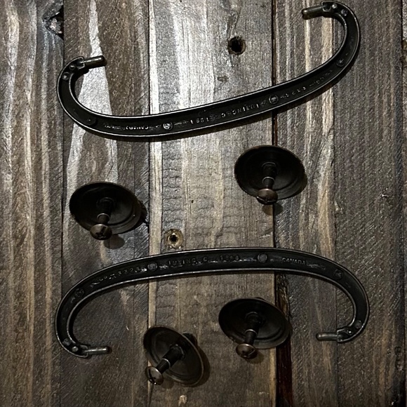 Pair of Cabinet Pulls w/Hardware - Picture 4 of 6